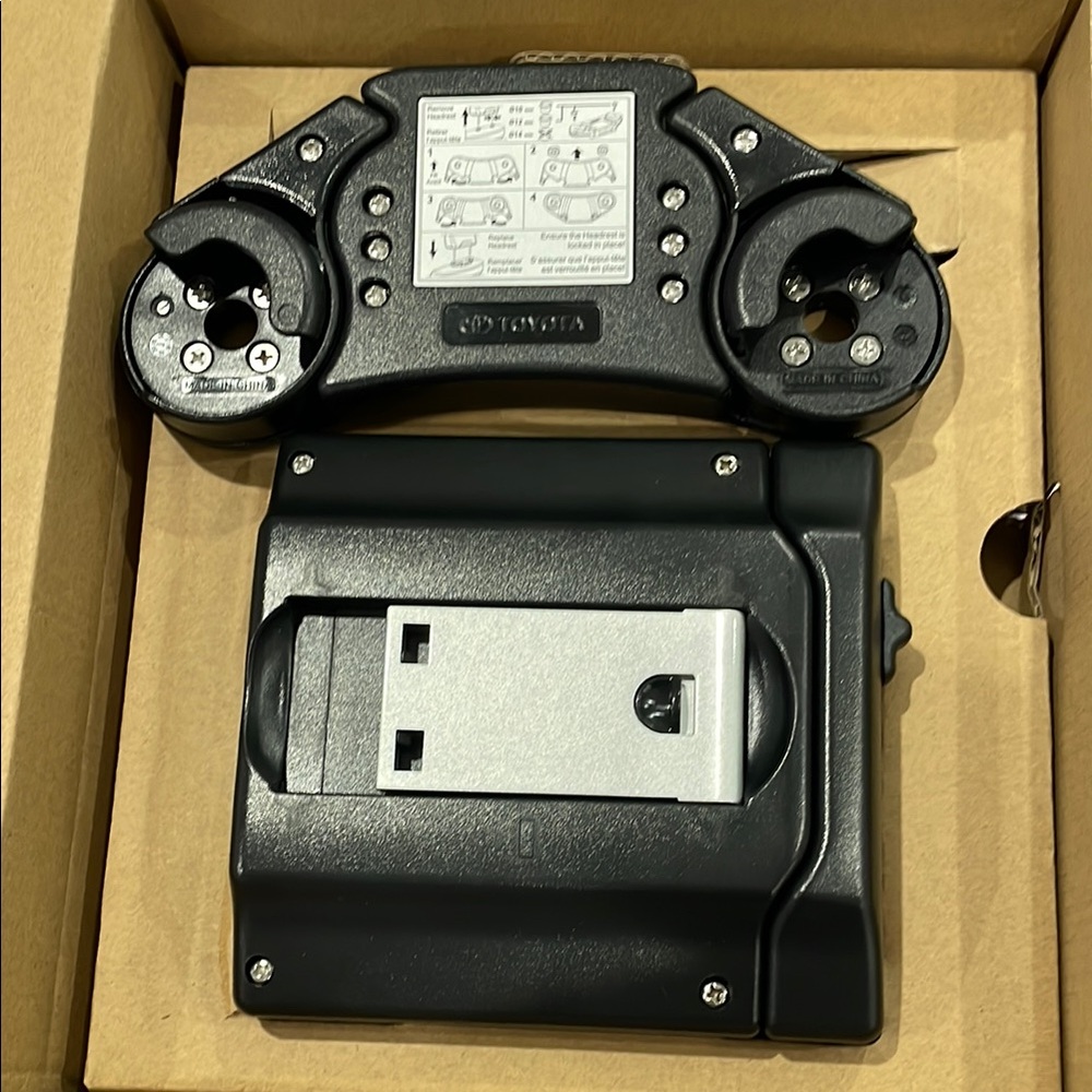 New in box! Genuine Lexus/Toyota tablet holder